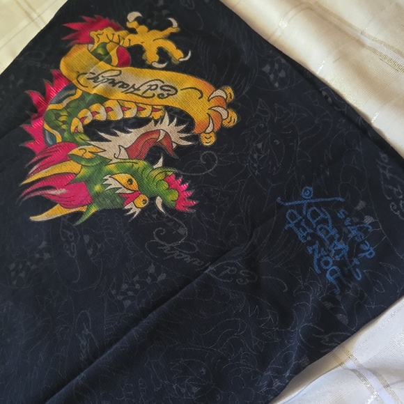 Ed Hardy Black and Pink Skull Long Sleeve Tee - Picture 15 of 15